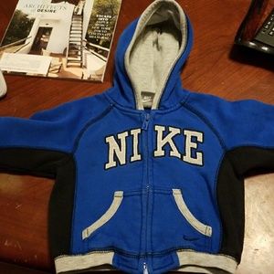 🔥Nike 🔥 6/9month old zip up